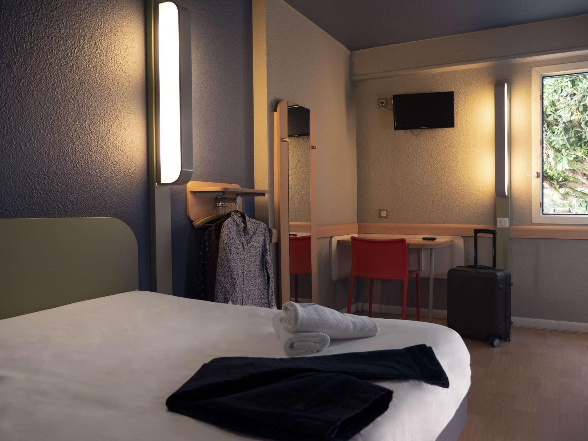 Ibis Budget Arles Sud Fourchon Hotel Exterior photo